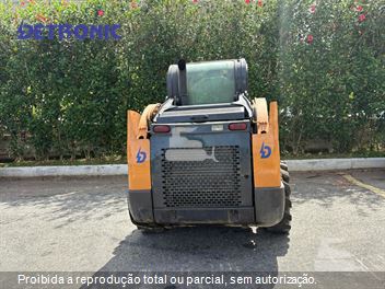 Mini-Carregadeira Case SV185