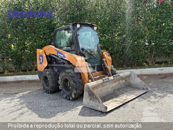 Mini-Carregadeira Case SV185