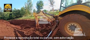 Retro Escavadeira New Holland B95B