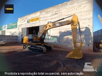 Escavadeira Caterpillar 318D2L