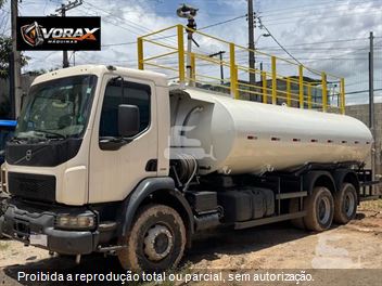 Caminhão Volvo VM 330 6x4 2p (Diesel) (E5)