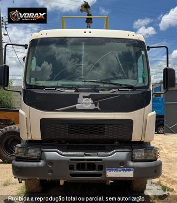Caminhão Volvo VM 330 6x4 2p (Diesel) (E5)