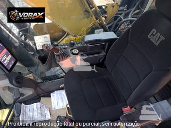 Escavadeira Caterpillar 320