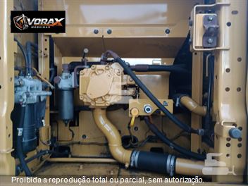 Escavadeira Caterpillar 320