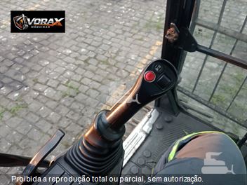 Escavadeira Caterpillar 320