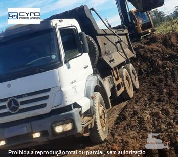 Caminhão Mercedes-Benz Axor 2826 6x4 2p (diesel)