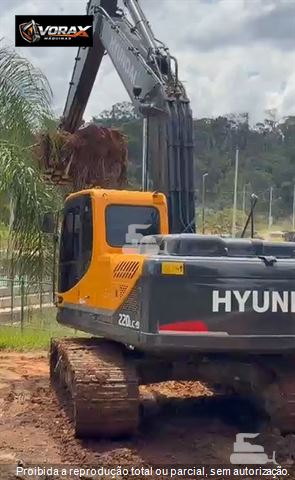 Escavadeira Hyundai R220LC-9