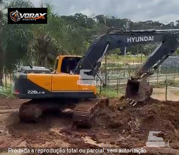 Escavadeira Hyundai R220LC-9