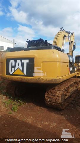 Escavadeira Caterpillar 320D2