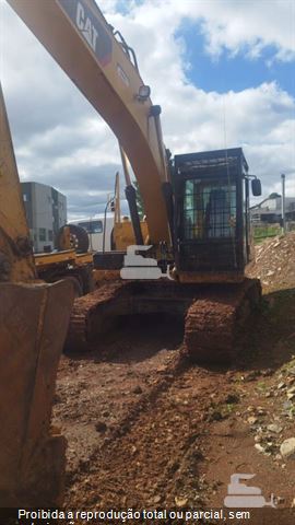 Escavadeira Caterpillar 320D2