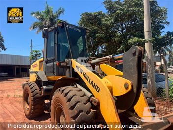 Pá Carregadeira New Holland W130 B