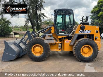 Pá Carregadeira Case W20E