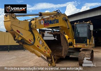 Escavadeira Komatsu PC200