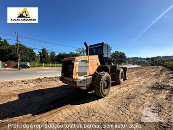 Pá Carregadeira Case W20F
