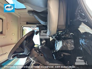 Caminhão Volkswagen 31-330 E Constellation 6x4 2p (Diesel)(E5)
