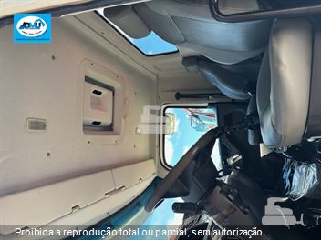 Caminhão Volkswagen 31-330 E Constellation 6x4 2p (Diesel)(E5)