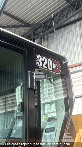 Escavadeira Caterpillar 320GC
