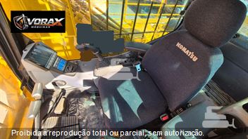 Escavadeira Komatsu PC200