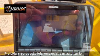 Escavadeira Komatsu PC200