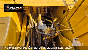 Escavadeira Komatsu PC200