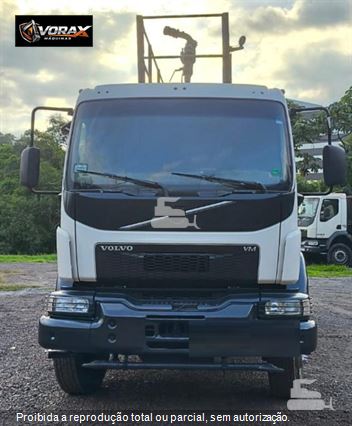Caminhão Volvo VM 330 6x4 2p (Diesel) (E5)