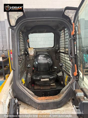 Mini-Carregadeira Bobcat S450
