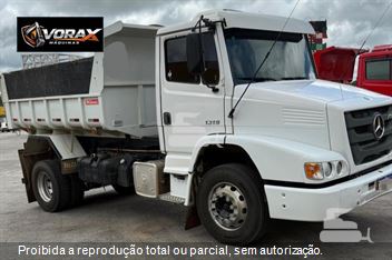 Caminhão Mercedes-Benz Atron 1319 2p (diesel) (E5)