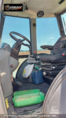 Retro Escavadeira New Holland B95B