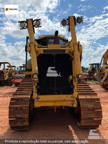 Trator de Esteira Caterpillar D8T
