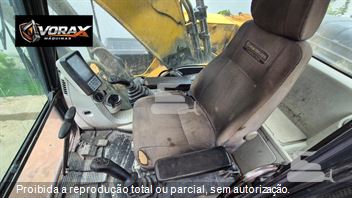 Escavadeira New Holland E245 C