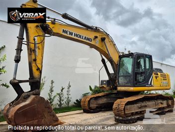 Escavadeira New Holland E245 C
