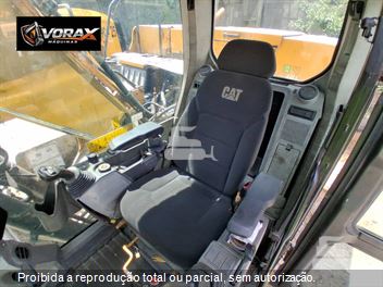 Escavadeira Caterpillar 320