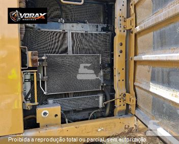 Escavadeira Caterpillar 320