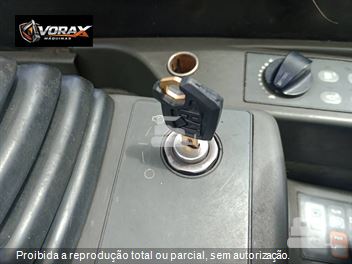 Escavadeira Caterpillar 320DL