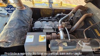 Escavadeira New Holland E215 C