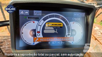 Escavadeira New Holland E215 C