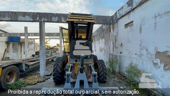 Motoniveladora New Holland RG140B