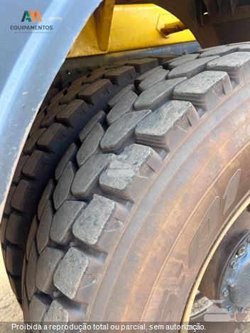 Caminhão Mercedes-Benz Axor 3131 6x4 2p (diesel)(E5)