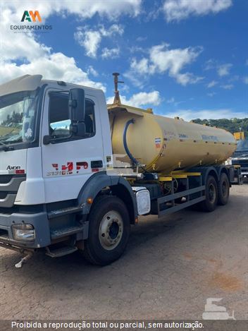 Caminhão Mercedes-Benz Axor 3131 6x4 2p (diesel)(E5)