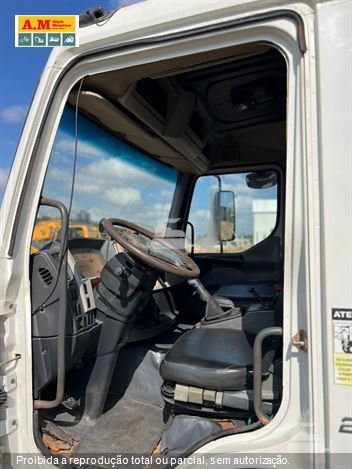 Caminhão Volvo VM 270 6x4 2p (Diesel) (E5)