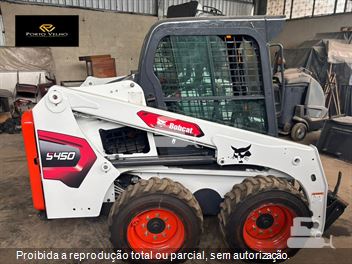 Mini-Carregadeira Bobcat S450