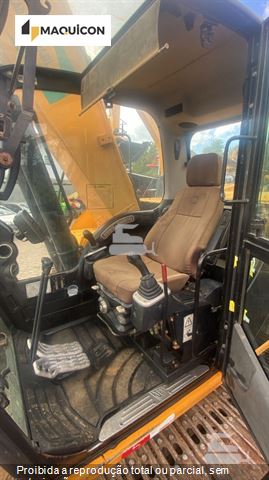 Escavadeira JCB JS200 LC