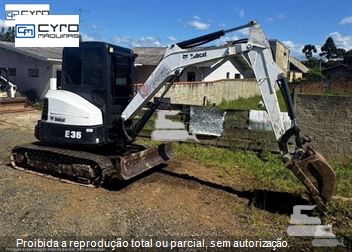 Mini-Escavadeira Bobcat E35