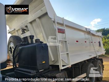 Caminhão Mercedes-Benz Axor 2831 6x4 2p (Diesel) (E5)