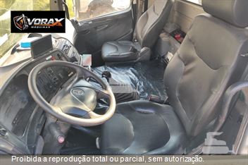 Caminhão Mercedes-Benz Axor 2831 6x4 2p (Diesel) (E5)