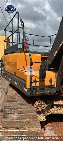 Escavadeira Hyundai R220LC-9