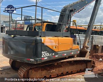 Escavadeira Hyundai R220LC-9
