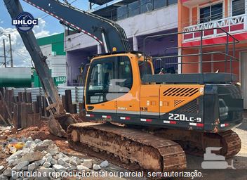Escavadeira Hyundai R220LC-9