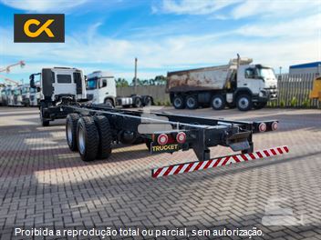 Caminhão Iveco TECTOR 260E30 6x4 2p (Diesel)(E5)