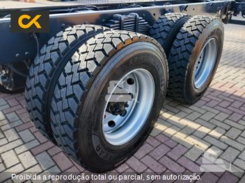 Caminhão Iveco TECTOR 260E30 6x4 2p (Diesel)(E5)